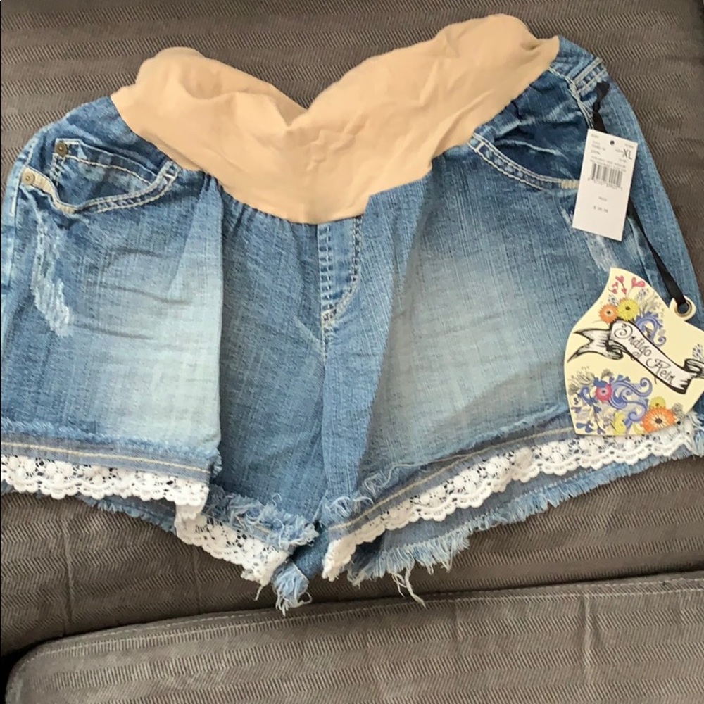 Women’s maternity jean shorts